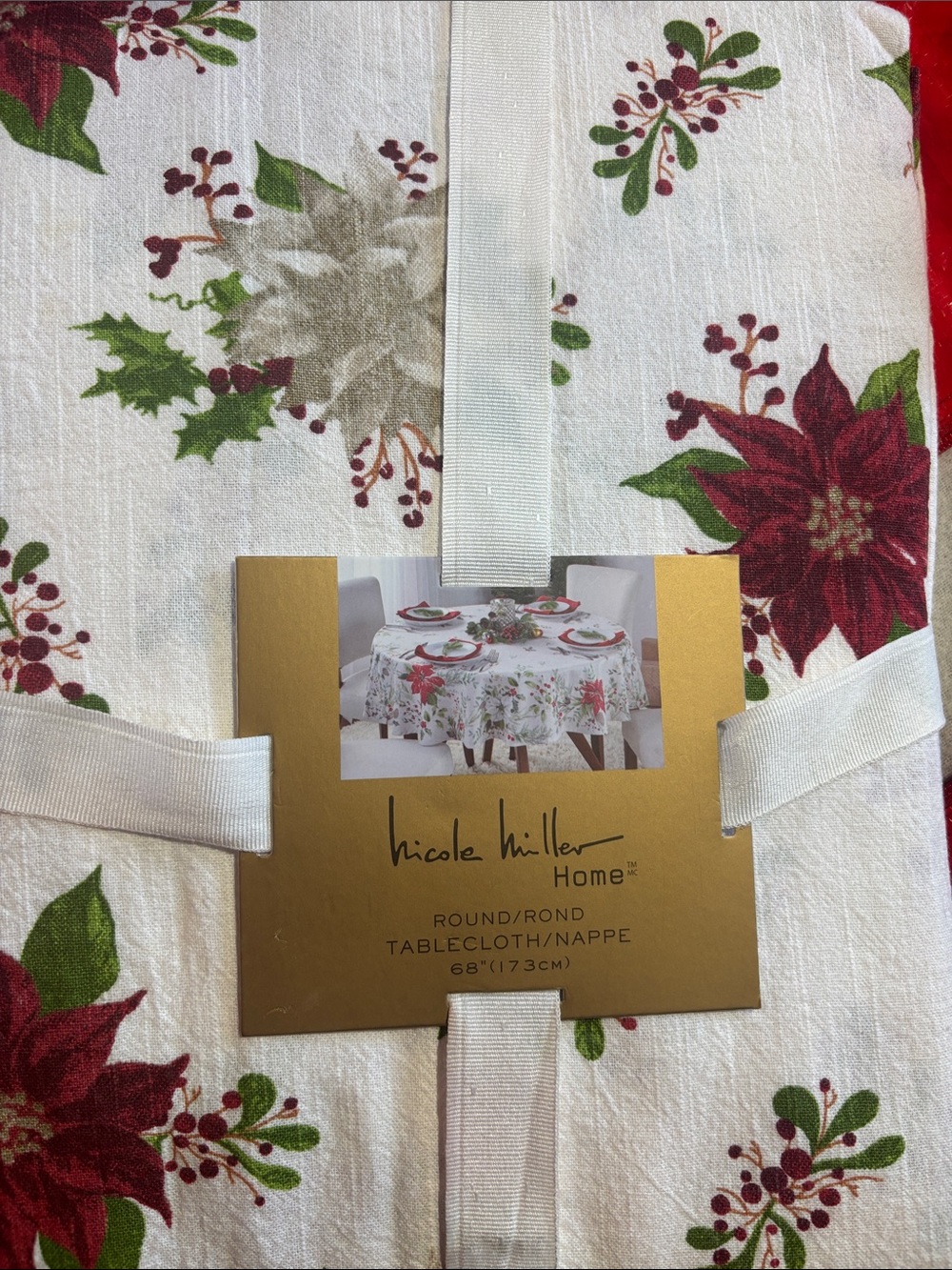 Nicole Miller Red, Green & Cream Poinsettia Round Tablecloth
